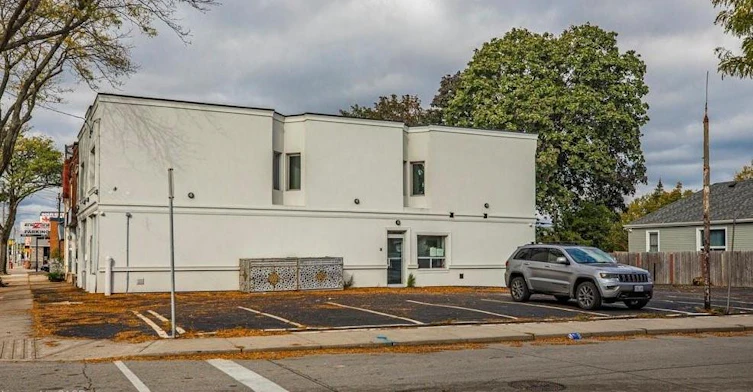 2-1327 Main Street E, Hamilton, ON, L8K 1B4 - 3