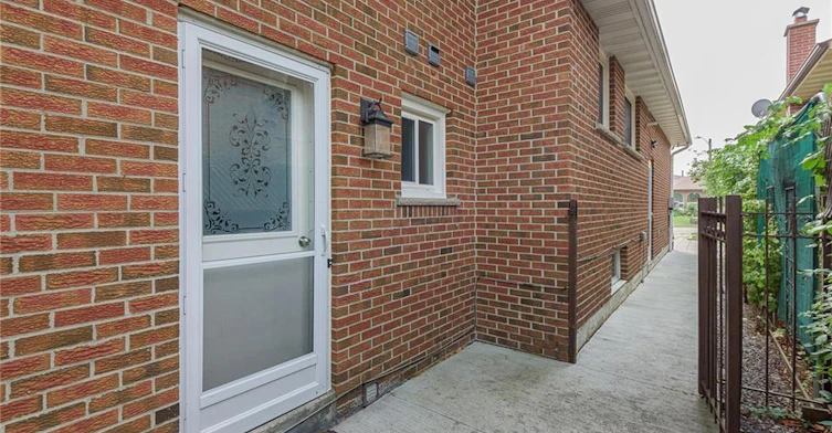 3 Pottery Crescent, Brampton, ON, L6S 3S2 - 3