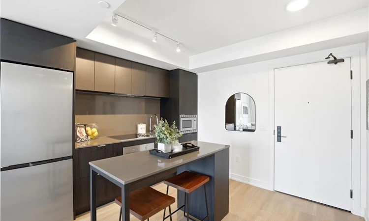 912-1 Jarvis Street