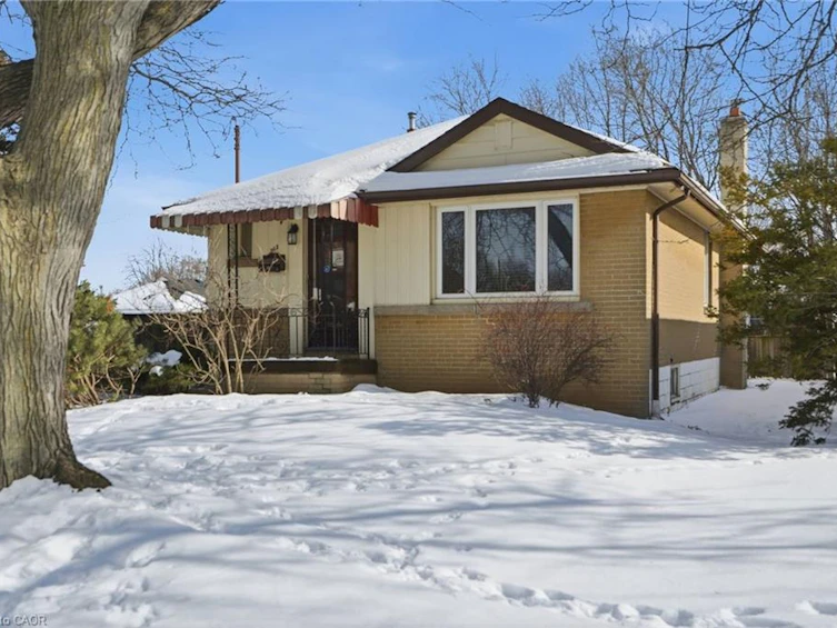 363 East 14th Street, Hamilton, ON, L9A 4C3