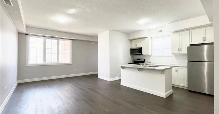 2 LOWER-44 Fourth Avenue, Kitchener, ON, N2C 1N8 - 6