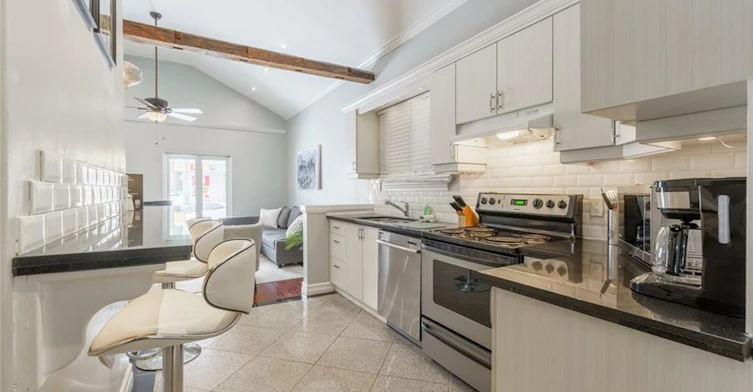 7 Hess Street N, Hamilton, ON, L8R 2S5 - 17