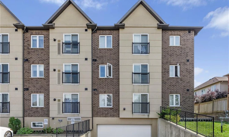 108-886 Golf Links Road
