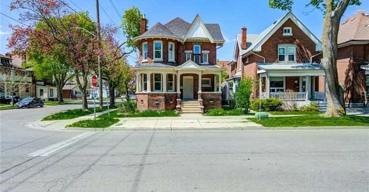 Upper-200 Park Avenue, Brantford, ON, N3S 5K1