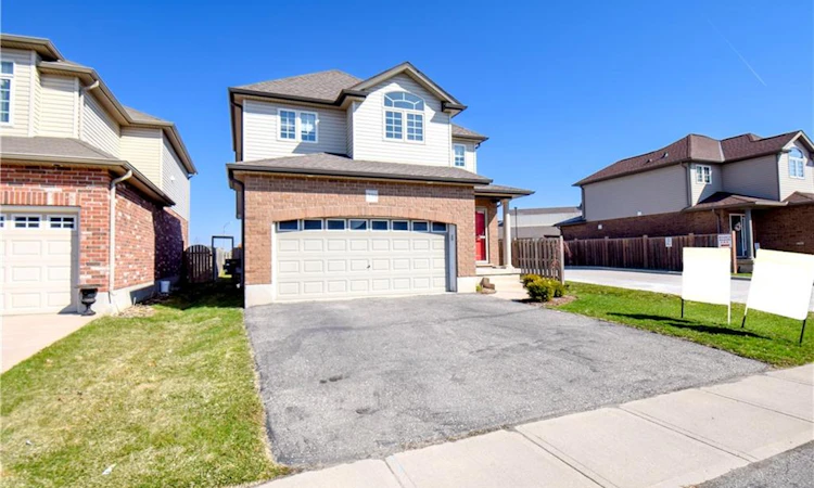 739 Frontenac Crescent