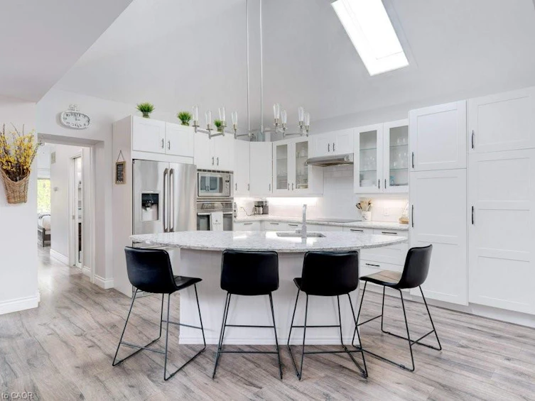 7 Homewood Avenue, Hamilton, ON, L8P 2M1 - 8