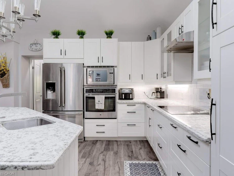 7 Homewood Avenue, Hamilton, ON, L8P 2M1 - 9
