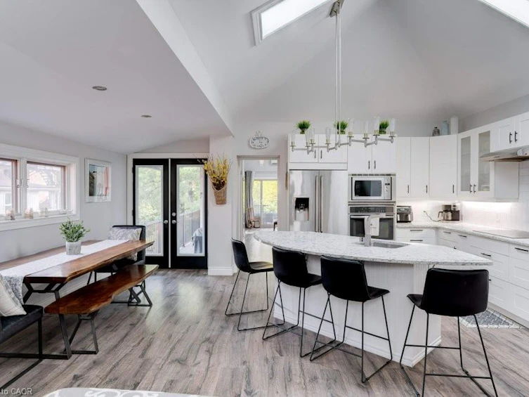 7 Homewood Avenue, Hamilton, ON, L8P 2M1 - 11