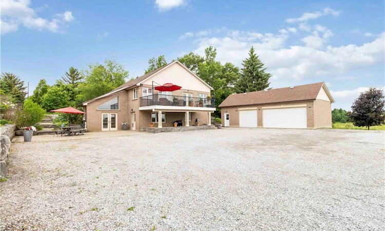 221 Old Onondaga Road E