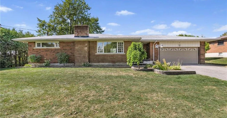 585 Fifth Road E, Hamilton, ON, L8J 3K9