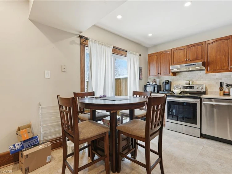 17 Mill Street, Milton, ON, L9T 1R7 - 9