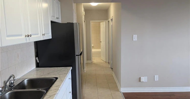334 D-468 Ottawa Street N, Hamilton, ON, L8H 4A6 - 4