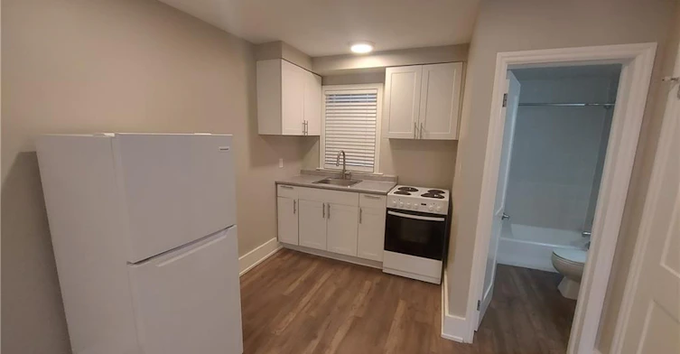 8-181 King Street E, Kitchener, ON, N2G 2K8
