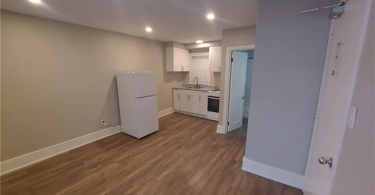 8-181 King Street E, Kitchener, ON, N2G 2K8 - 3