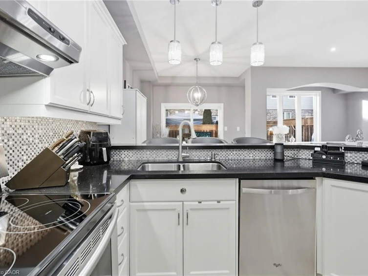 5317 Applegarth Drive, Burlington, ON, L7L 7E3 - 17