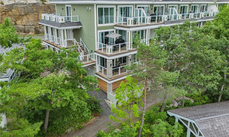 BTW-101-1869 Muskoka 118 Road W