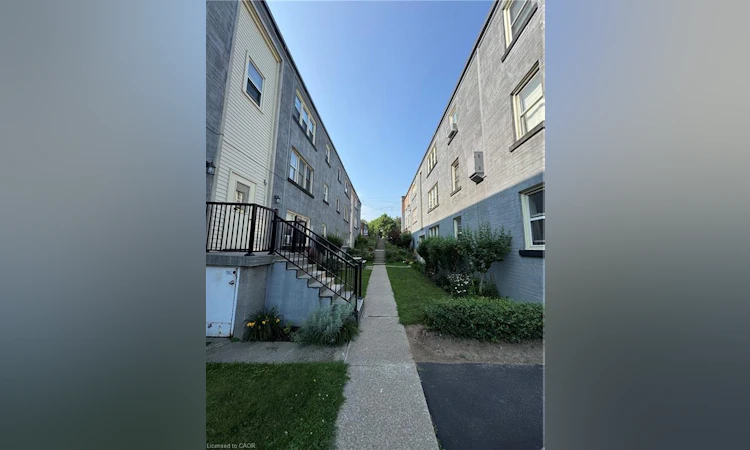 11-1755 King Street