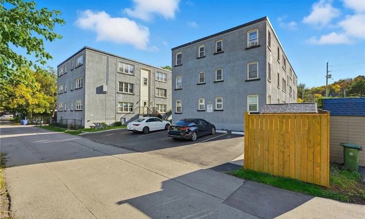 11-1755 King Street