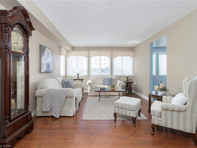 308-600 Silverbirch Boulevard - 3
