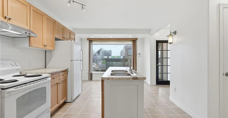 Main-419 Concession Street, Hamilton, ON, L9A 1C1 - 10