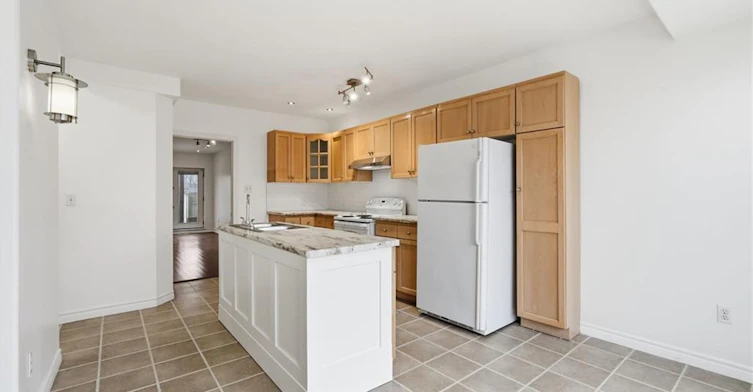Main-419 Concession Street, Hamilton, ON, L9A 1C1 - 3