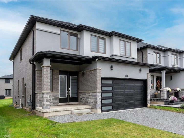 44 Miller Drive, Hamilton, ON, L9G 2J1 - 2