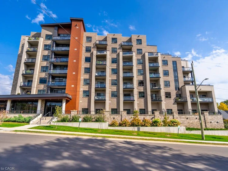 213-30 Hamilton Street S, Hamilton, ON, L8B 1V8 - 2