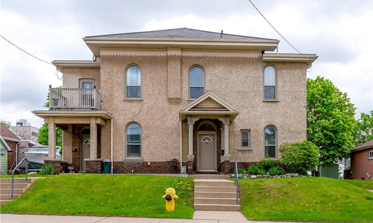 23 Lyons Avenue