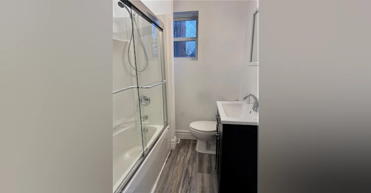 1-1152 King Street E, Hamilton, ON, L8M 1E9 - 9