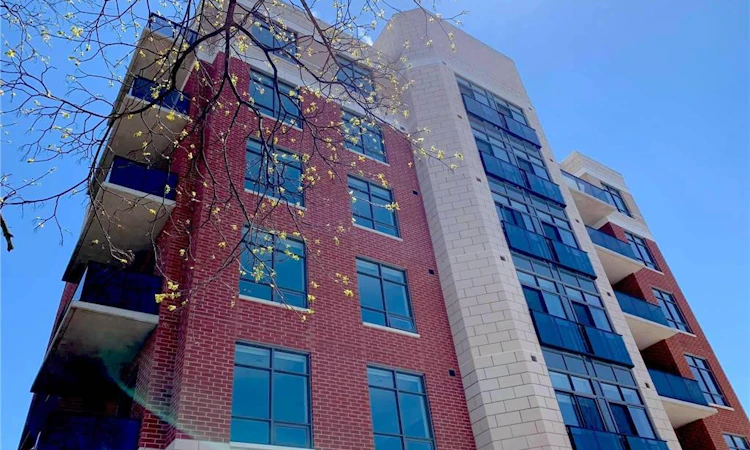 101-399 Queen Street S