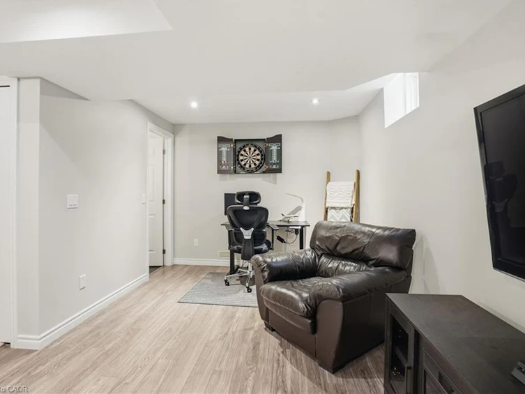 66 Blue Sky Trail, Hamilton, ON, L8B 0X6 - 34