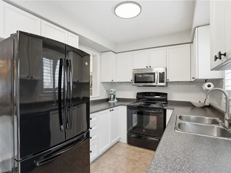 66 Blue Sky Trail, Hamilton, ON, L8B 0X6 - 17
