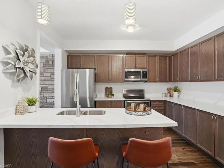13 Hiscott Drive, Hamilton, ON, L8B 0A2 - 14