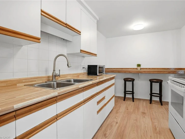 7 Calcott Court, Thorold, ON, L2V 4J9 - 10