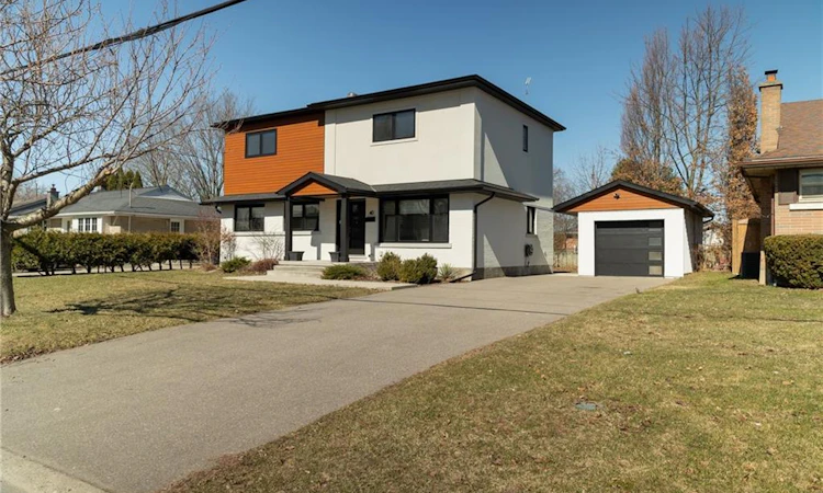 40 Varadi Avenue