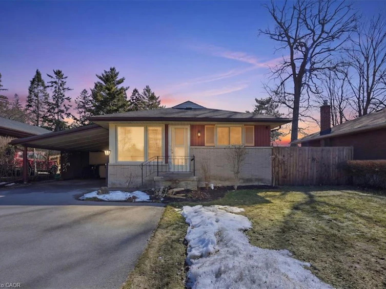 11 Alison Avenue, Cambridge, ON, N1R 1M8