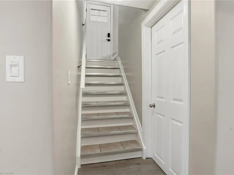 11 Alison Avenue, Cambridge, ON, N1R 1M8 - 21