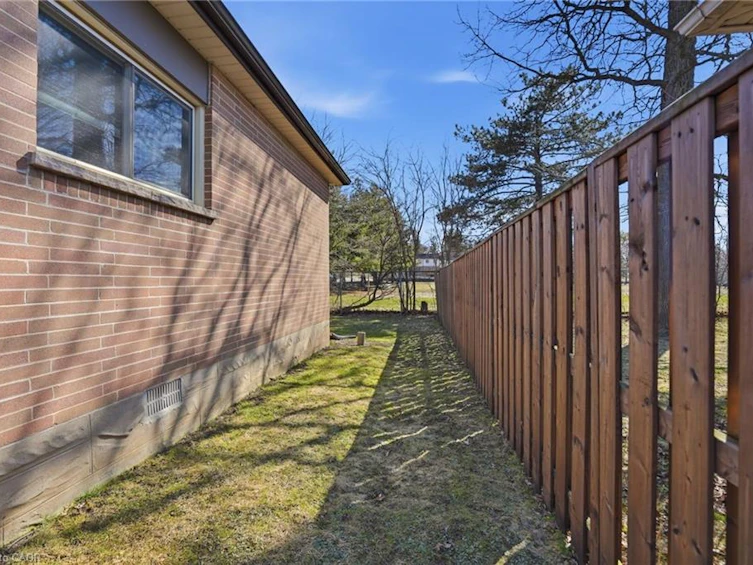11 Alison Avenue, Cambridge, ON, N1R 1M8 - 32