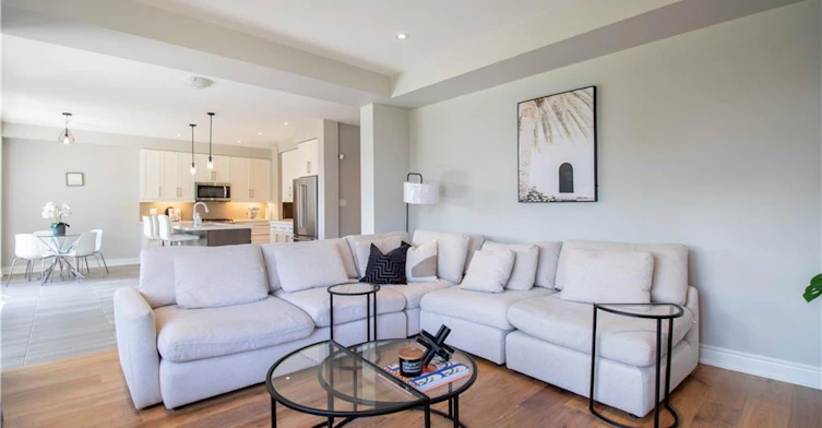 19 Secinaro Avenue, Hamilton, ON, L9G 0C6 - 19
