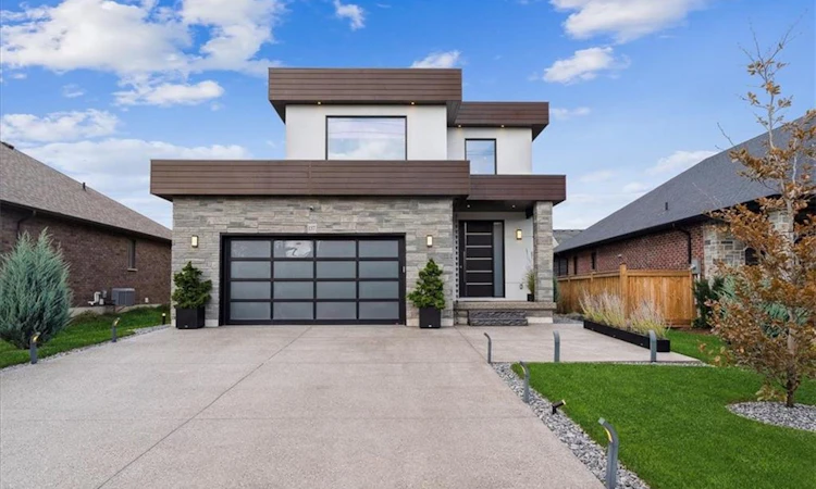 137 New Lakeshore Road