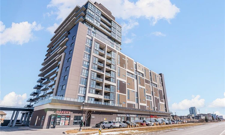 516-550 North Service Road