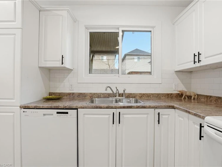 68 Delena Avenue N, Hamilton, ON, L8H 6B7 - 13