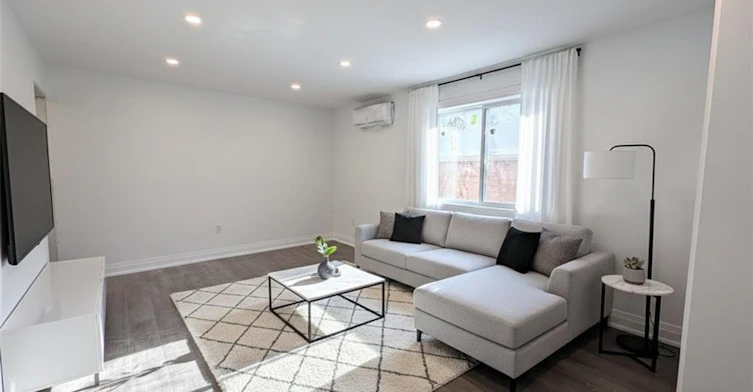 Upper-184 Ottawa Street S, Hamilton, ON, L8K 2E6