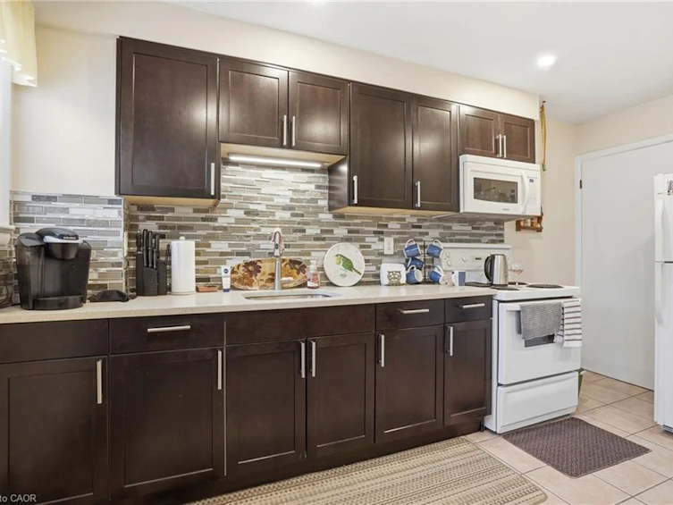 424 East 42nd Street, Hamilton, ON, L8T 3A9 - 6