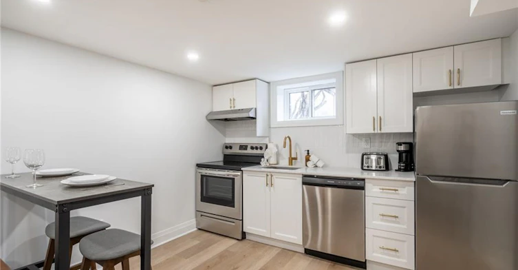 LOWER-40 Delaware Avenue, Hamilton, ON, L8M 1T4 - 9