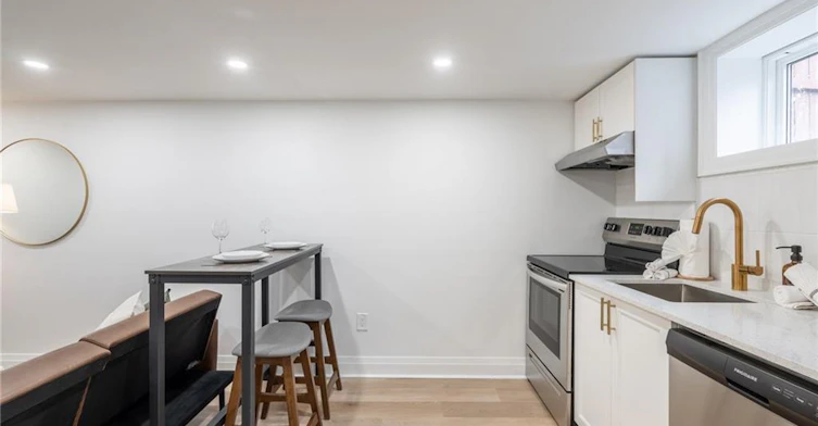 LOWER-40 Delaware Avenue, Hamilton, ON, L8M 1T4 - 11