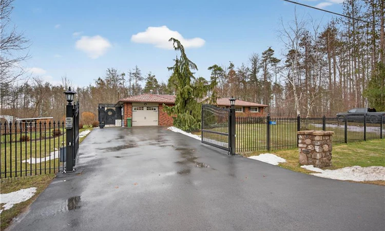484 Concession 11 Road E
