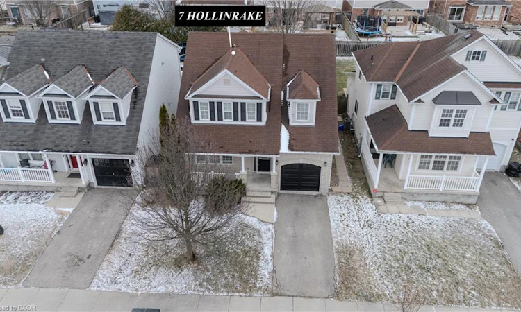 7 Hollinrake Avenue