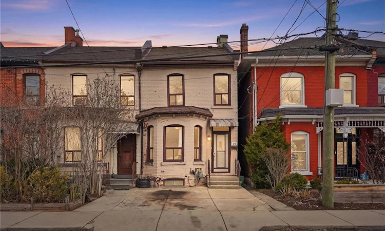 79 Murray Street E