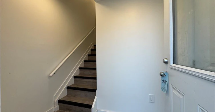 Main-127 Highriver Trail, Welland, ON, L3C 0H6 - 2